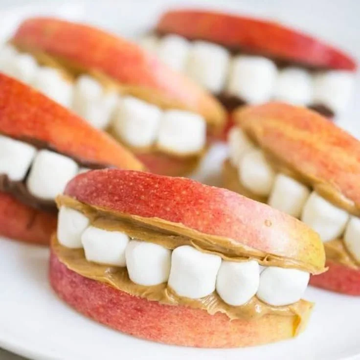 Collations d'Halloween faciles prêtes à servir pour une fête festive.