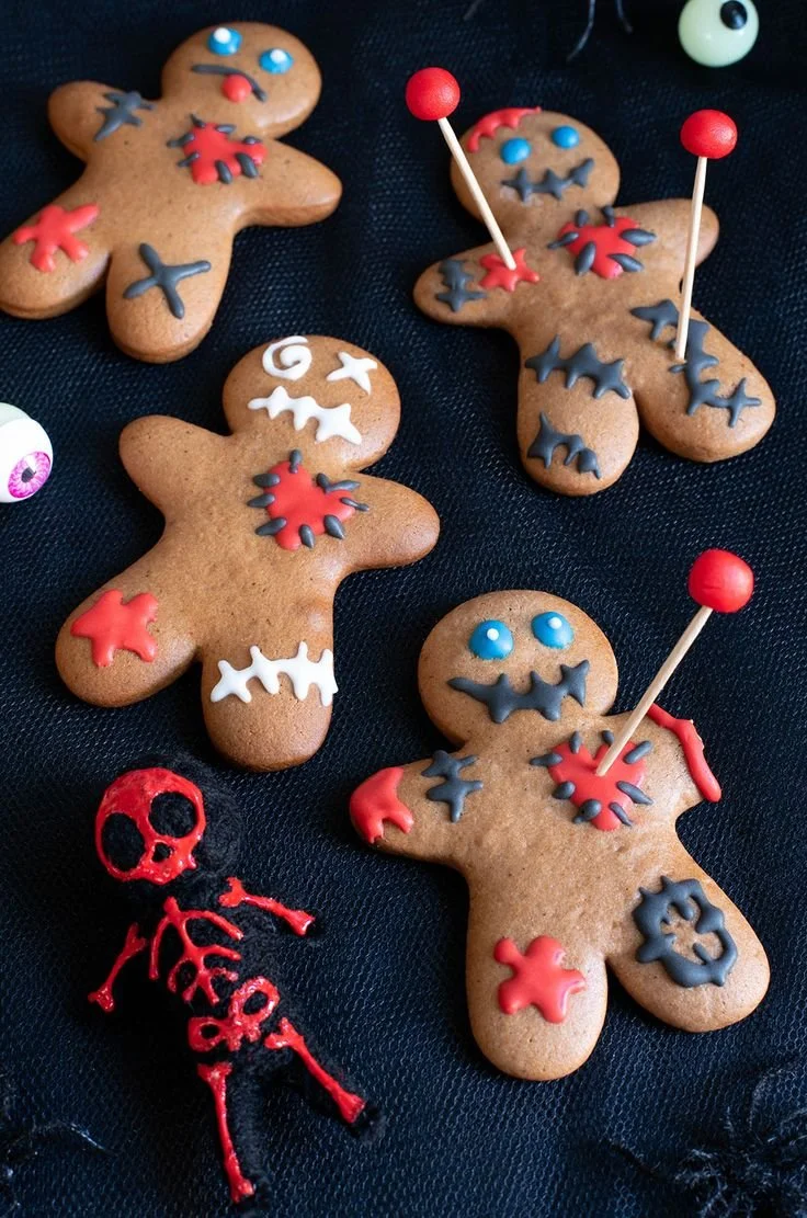 Biscuits voodoo en forme de gingerbread pour Halloween