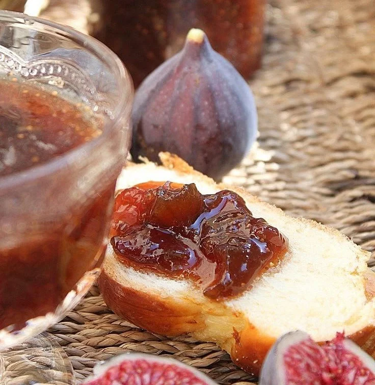 Recette de confiture de figues maison avec des figues fraîches et ingrédients naturels.