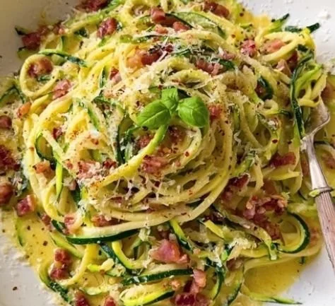 Plat de courgettes façon Carbonara crémeuses et rapides