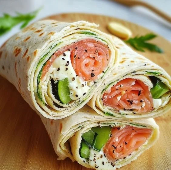 Délice frais au fromage et saumon, délicieux apéritif crémeux et savoureux.