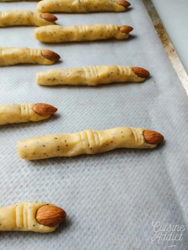 Recette de doigts de sorcière au fromage, un plat d'Halloween original et délicieux.