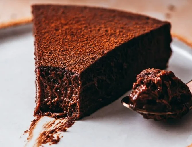 Gâteau chocolat mascarpone riche et fondant, parfait pour toute occasion.