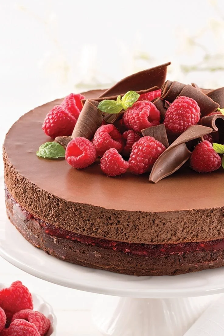 Gâteau-mousse au chocolat et framboises, dessert léger et gourmand
