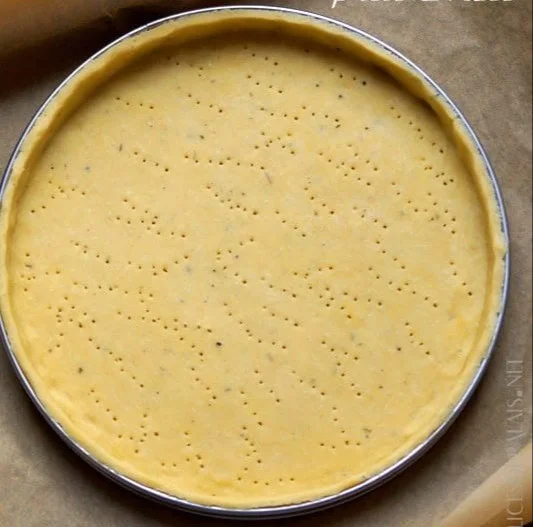 Pâte brisée d'Alain Ducasse prête pour la cuisson