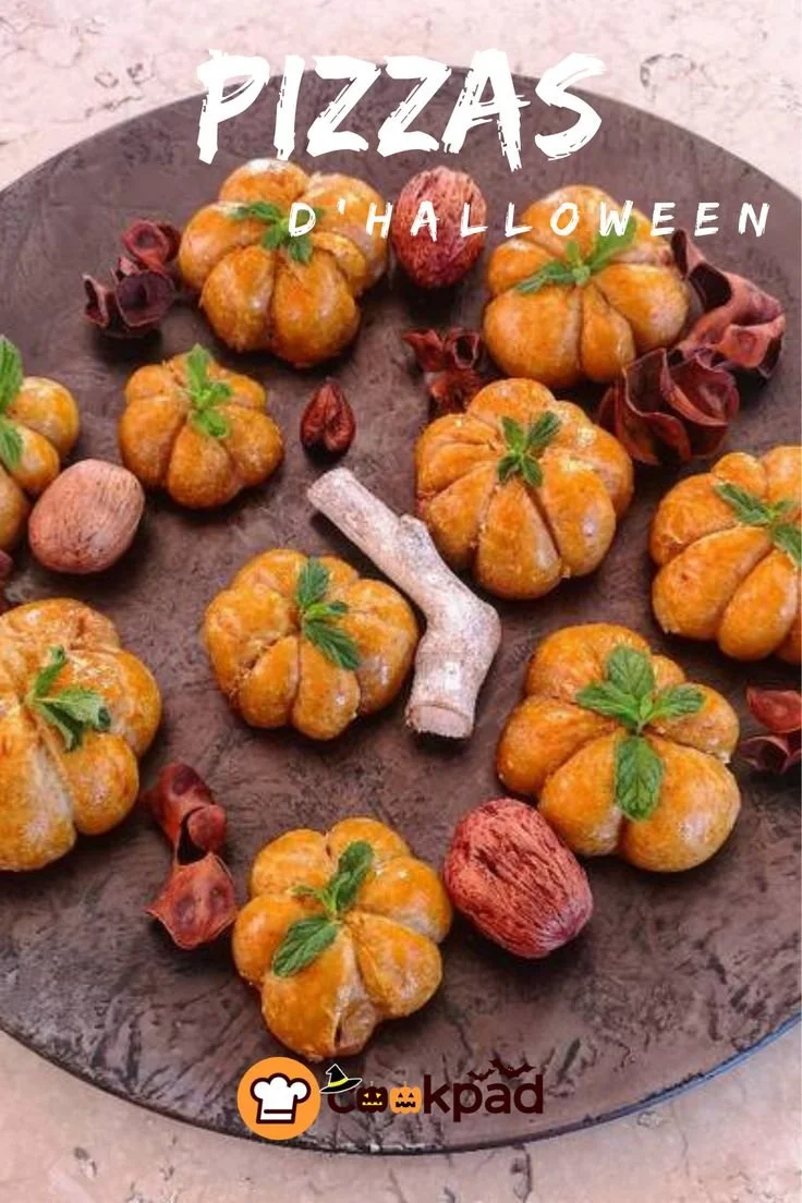 Pizza citrouille décorée pour Halloween