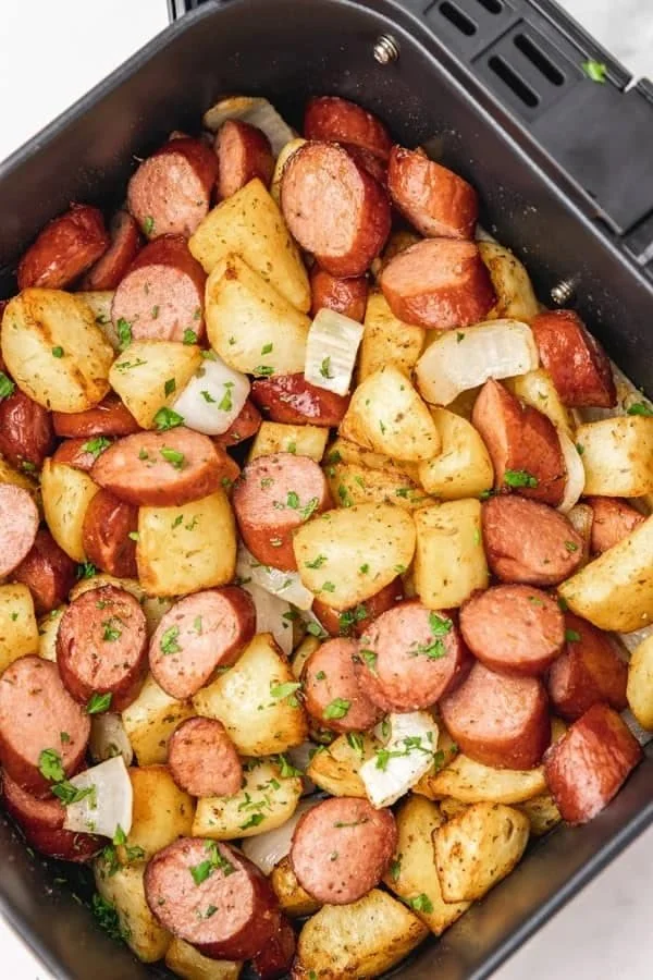 Recette de pommes de terre saucisses cuisinées dans une friteuse à air