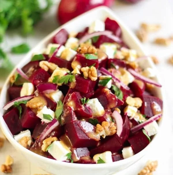 Salade de betteraves, feta et noix