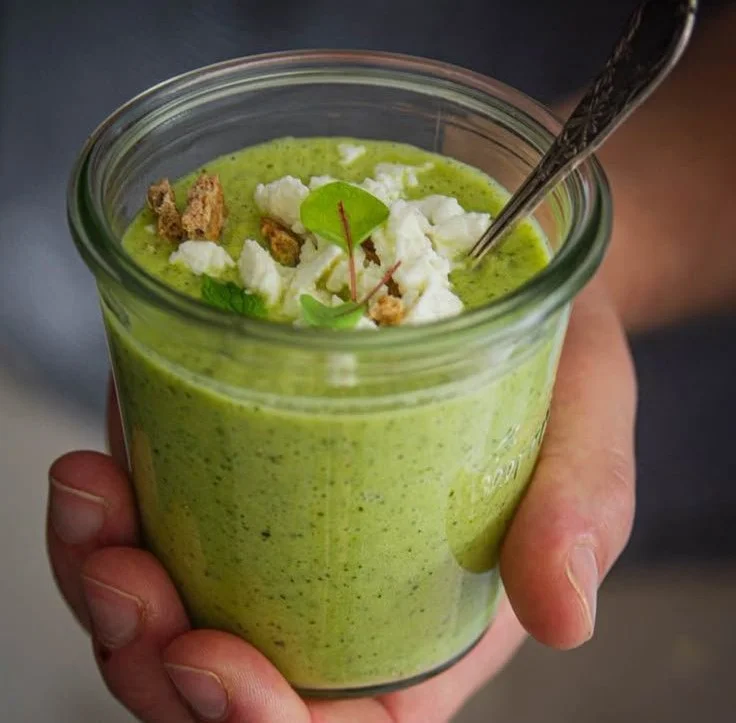 Soupe froide à la courgette
