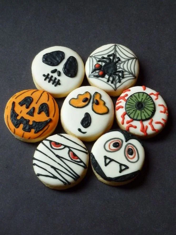 Cookies d'Halloween décorés, idées effrayantes de biscuits pour la fête.