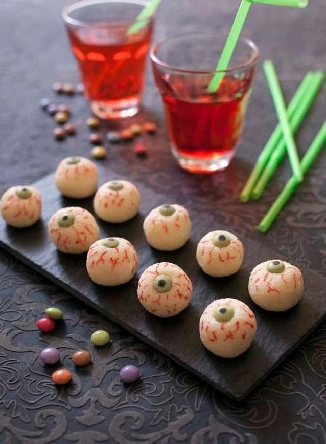 Buffet d'apéros Halloween avec 20 idées créatives et faciles à réaliser