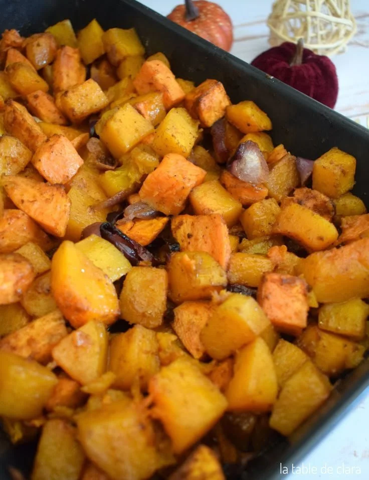 Butternut et patate douce rôties aux épices douces sur une assiette