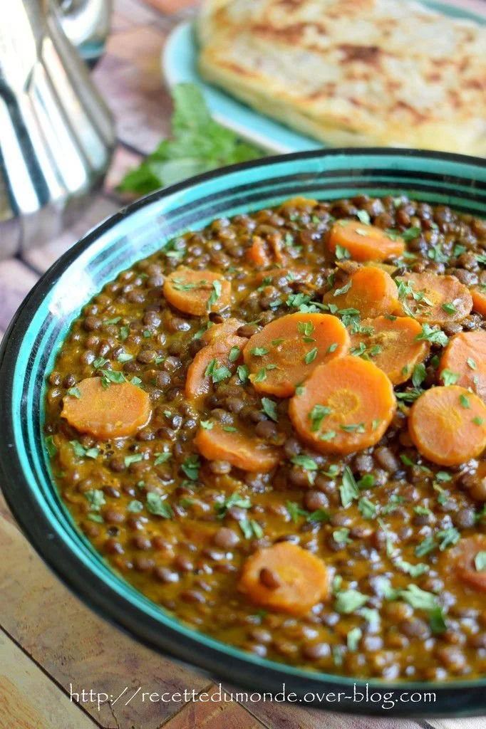 Plat de lentilles à la Marocaine, une recette traditionnelle pleine de saveurs.