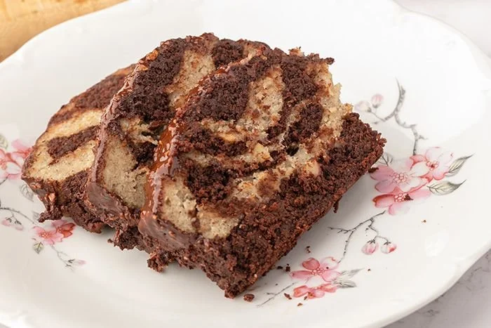 Marbré chocolat panais sans gluten avec une texture moelleuse et riche en saveurs.