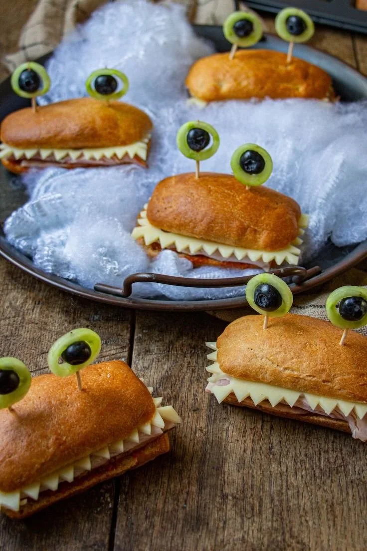 Navettes Halloween effrayantes aux designs originaux pour la fête.