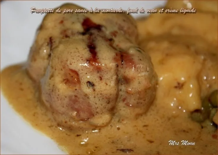 Paupiettes de porc en sauce moutarde avec fond de veau et crème liquide
