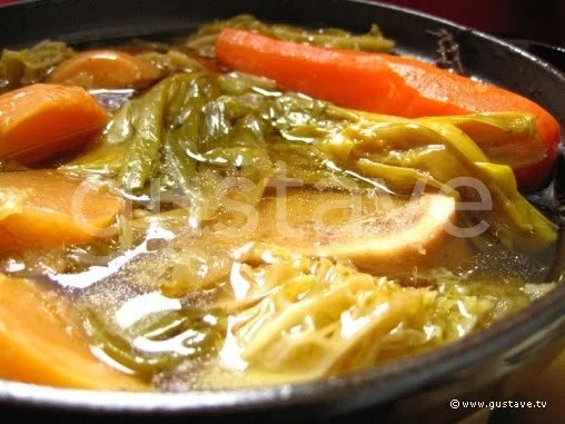Pot-au-feu: recette illustrée avec conseils et astuces pour un plat traditionnel.