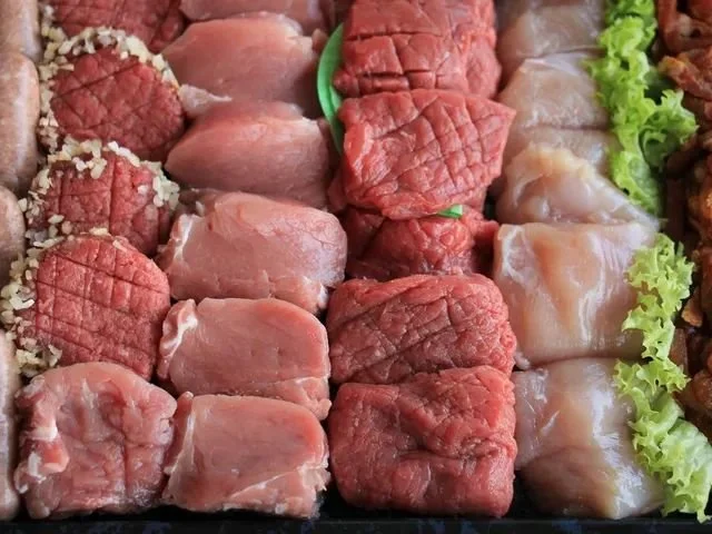 Variation créative de la raclette avec des ingrédients innovants