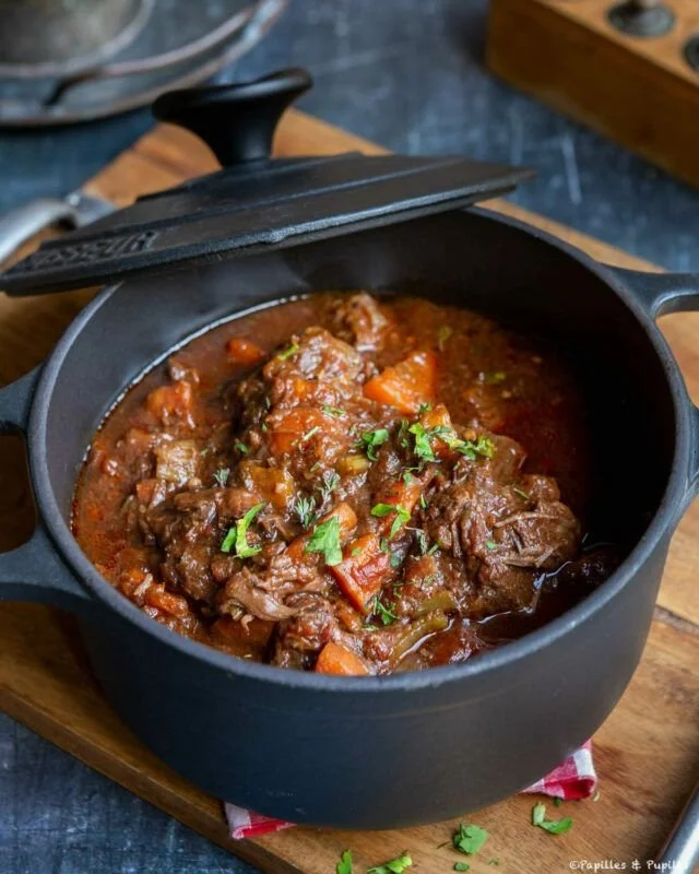 Ragoût de bœuf à la bière préparé selon la recette de Jamie Oliver